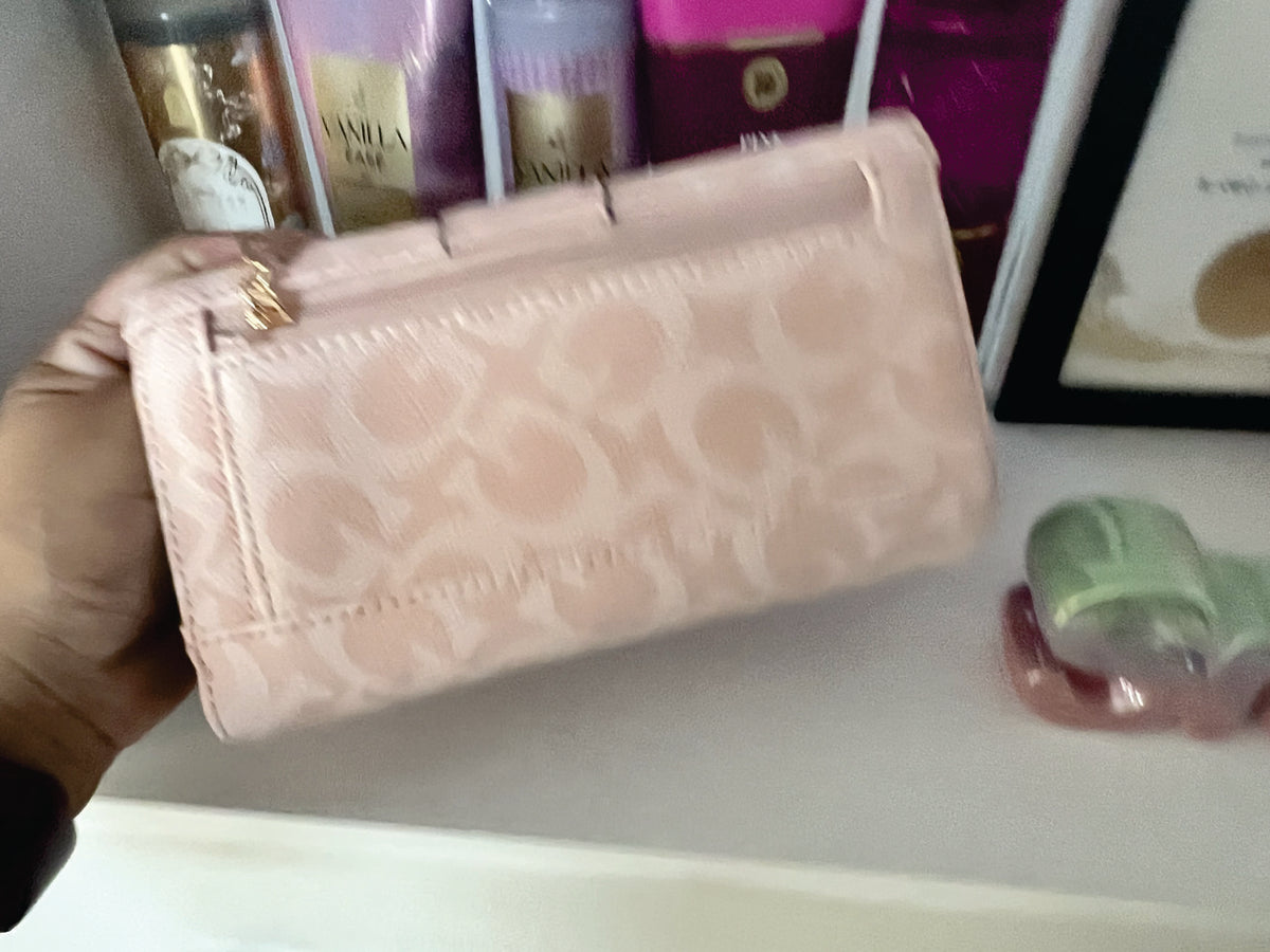 Monedero GUESS Original COLOR ROSA