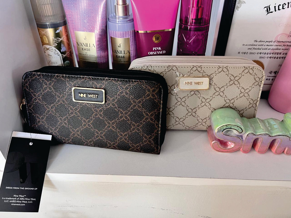 Monedero Nine West Original color negro